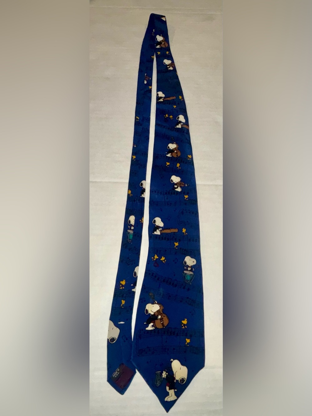 100% silk Peanuts Blue Snoopy & Woodstock Kids Tie - Musical Motif